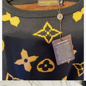 UNISEX LOUIS VUITTON V MONIGRAM LOGO    CREWNECK SWEATER